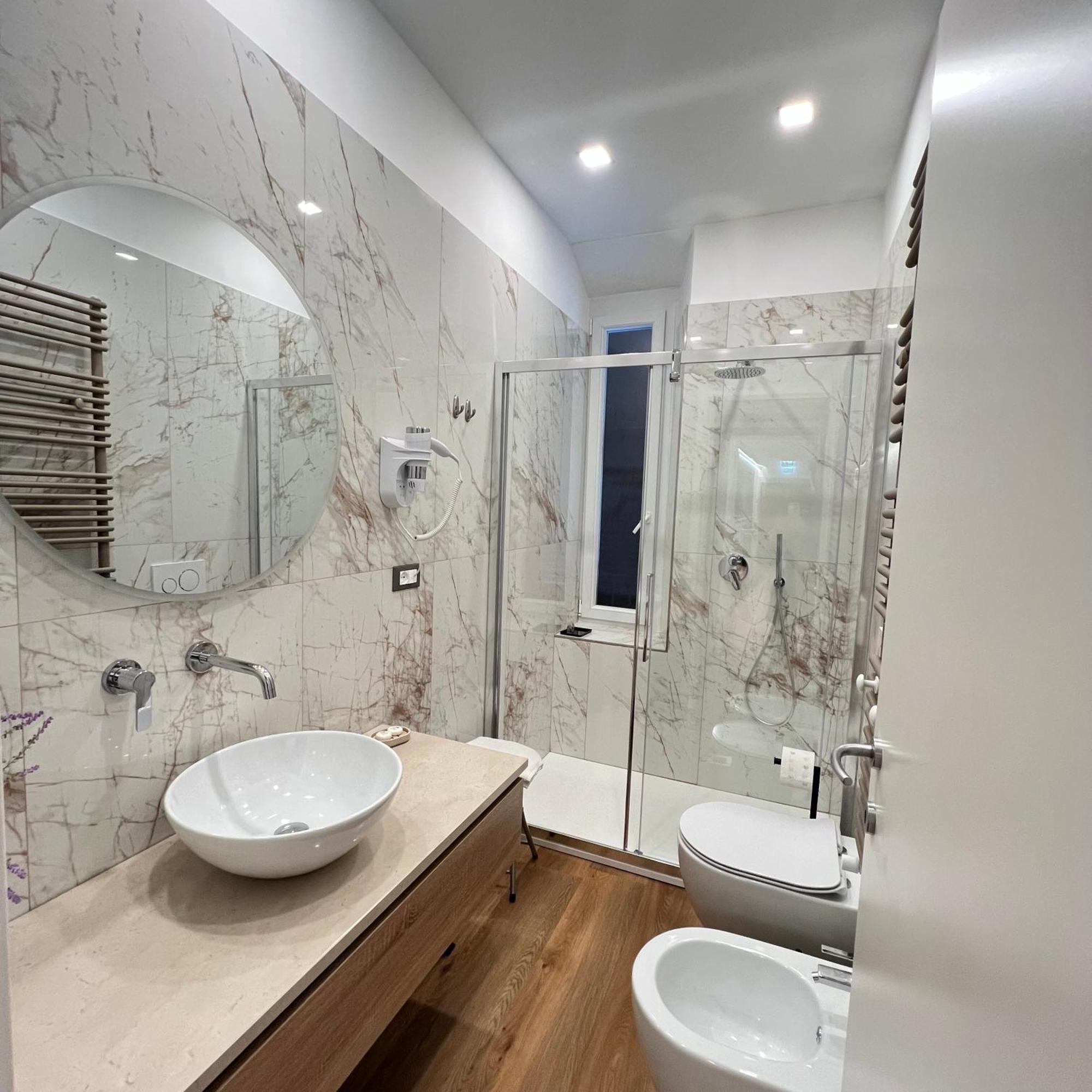 Sunrise Rooms La Spezia Ngoại thất bức ảnh